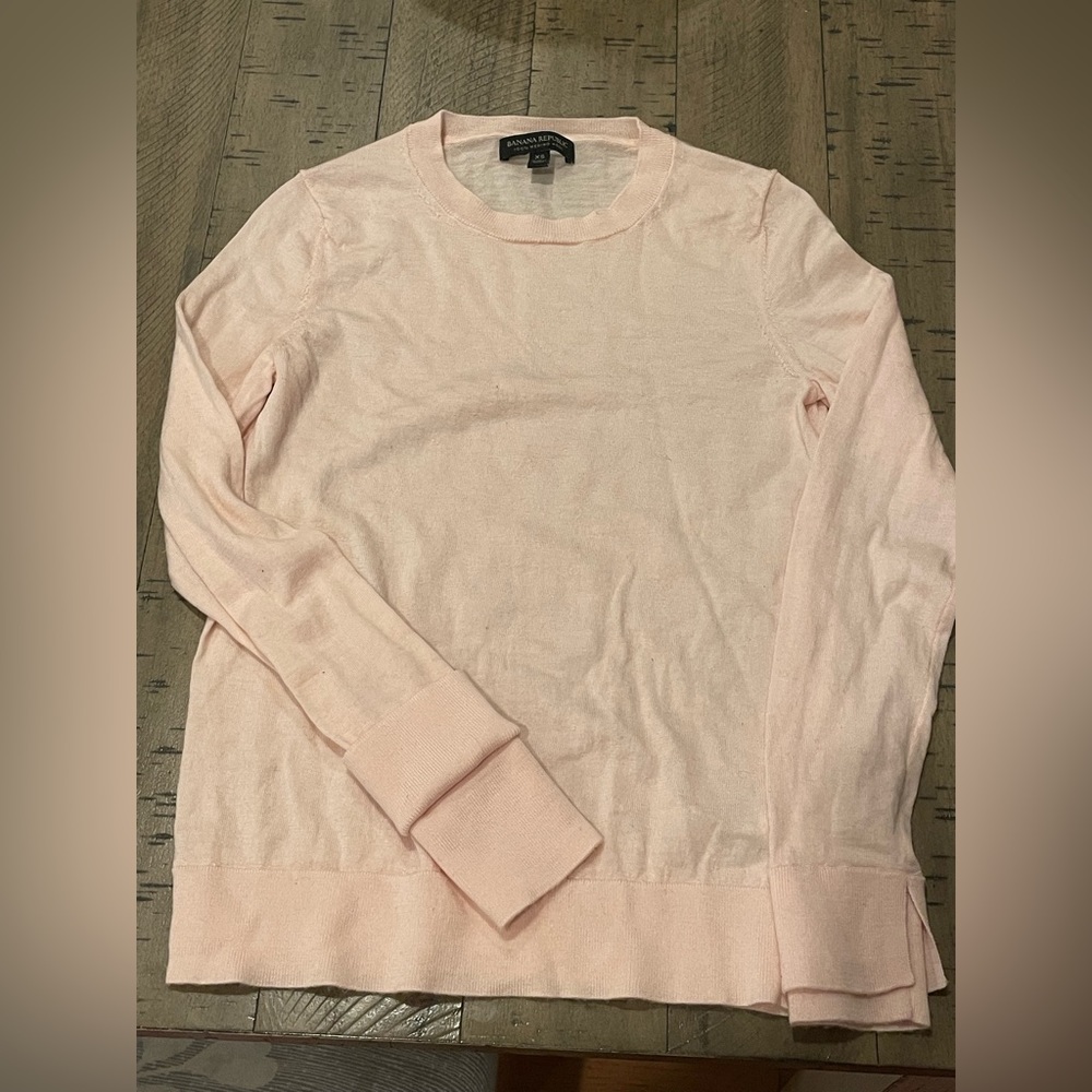 Banana republic XS Women’s Sweater- Peach/Pink